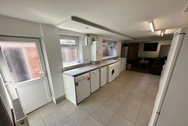 7 bed house, Dawlish Road, Selly Park, Birmingham, B297AH - Image 2