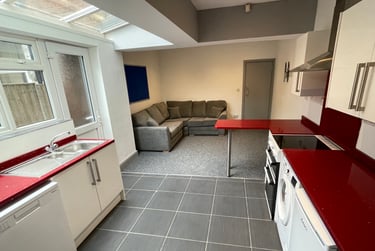 6 bed house, Exeter Road, Selly Park, Birmingham, B296EX - Image 2
