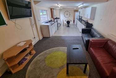 6 bed house, Harrow Road, Selly Park, Birmingham, B297DN - Image 3