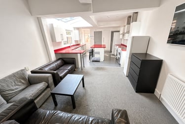 7 bed house, Dawlish Road, Selly Park, Birmingham, B297AR - Image 2
