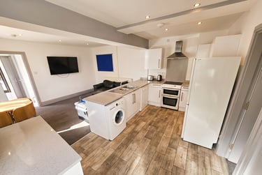 7 bed house, Dartmouth Road, Selly Park, Birmingham, B296EA - Image 2