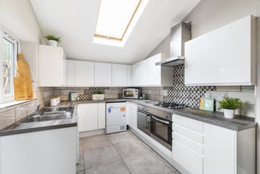 7 bed house, Fortuna Grove, Burnage, Manchester, M192BP - Image 1