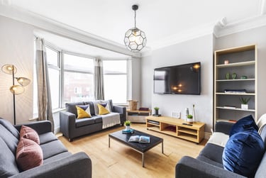 7 bed house, Heald Place, Rusholme, Manchester, M144AQ - Image 1