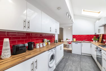 8 bed house, Wembley Grove, Fallowfield, Manchester, M146EJ - Image 2