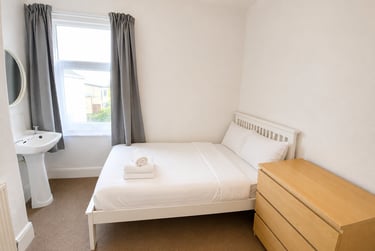 5 bed house, Park Road, Mount Pleasant, Exeter, EX12HT - Image 2