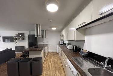 6 bed flat, New Street, City Centre, Lancaster, LA11EG - Image 1