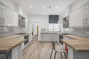 10 bed house, Queens Road, Greenbank, Plymouth, PL47PL - Image 2