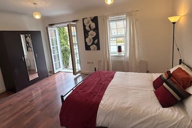 6 bed house, Johnson Court, Southbridge, Northampton, NN48GJ - Image 2