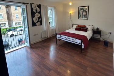 6 bed house, Johnson Court, Southbridge, Northampton, NN48GJ - Image 1