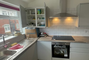 7 bed house, Walmsley Road, Burley, Leeds, LS61NG - Image 2