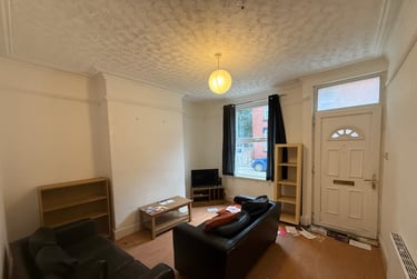 4 bed house, Welton Grove, Hyde Park, Leeds, LS61ES - Image 1