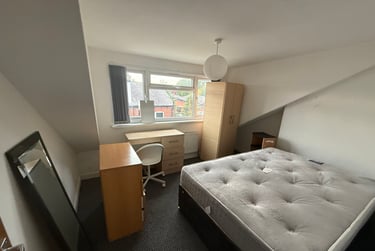 4 bed house, Welton Grove, Hyde Park, Leeds, LS61ES - Image 6