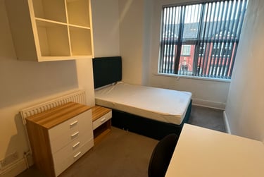 6 bed house, Berkeley Avenue, Longsight, Manchester, M145DN - Image 1