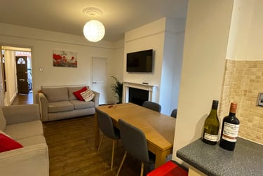 4 bed house, Dorothy Street, City Centre, Reading, RG12NL - Image 2