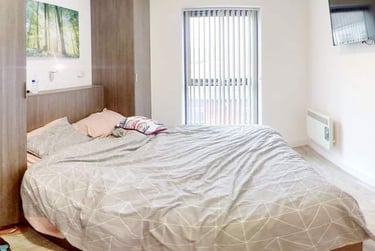 1 bed flat, Frederick Road, Selly Oak, Birmingham, B296PB - Image 1