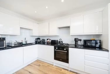 2 bed flat, Colney Hatch Lane, Muswell Hill, London, N101ER - Image 1