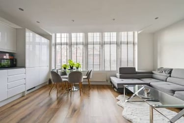 2 bed flat, Colney Hatch Lane, Muswell Hill, London, N101ER - Image 2