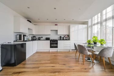 2 bed flat, Colney Hatch Lane, Muswell Hill, London, N101ER - Image 3