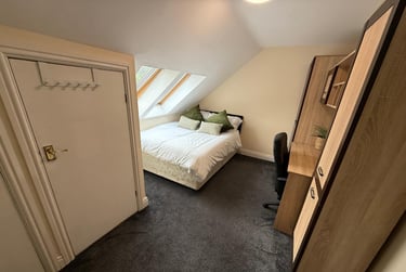 6 bed house, Villas Court, City Centre, Lancaster, LA11TR - Image 2