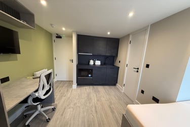1 bed studio, Brock Street, City Centre, Lancaster, LA11UR - Image 1