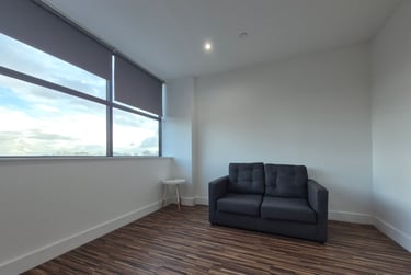 1 bed flat, Chester Road, Moss Side, Manchester, M169QN - Image 3