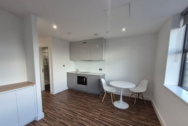 1 bed flat, Chester Road, Moss Side, Manchester, M169QN - Image 4