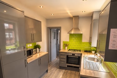 5 bed house, Cottesmore Road, Lenton, Nottingham, NG71QE - Image 2