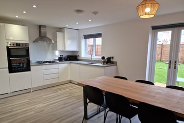 6 bed house, Slade Baker Way, Frenchay, Bristol, BS161YN - Image 1