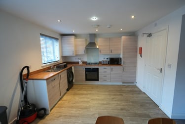 6 bed house, Slade Baker Way, Frenchay, Bristol, BS161QT - Image 3