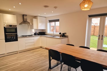 6 bed house, Slade Baker Way, Frenchay, Bristol, BS161YN - Image 1