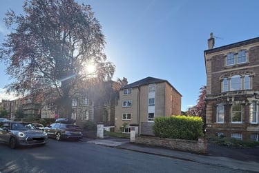 1 bed flat, Apsley Road, Clifton, Bristol, BS82SL - Image 2