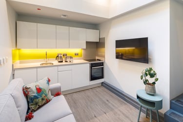 1 bed flat, Park Street, City Centre, Bristol, BS15JN - Image 1