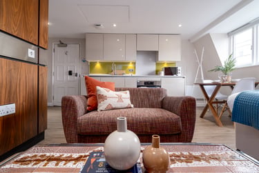 1 bed flat, Charlotte Street, City Centre, Bristol, BS15PP - Image 1