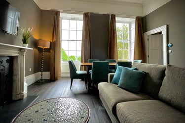 2 bed flat, Charlotte Street, City Centre, Bristol, BS15PP - Image 1