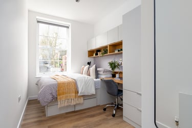 3 bed flat, Park Street, City Centre, Bristol, BS15JG - Image 1