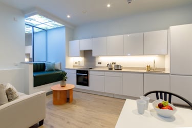 3 bed flat, Park Street, City Centre, Bristol, BS15JN - Image 2
