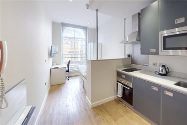 1 bed studio, Queens Road, Clifton, Bristol, BS81QU - Image 2