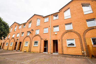 5 bed house, Cyclops Mews, Isle of Dogs, London, E143UA - Image 1
