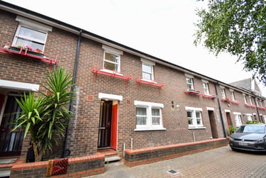 5 bed house, Lockesfield Place, Isle of Dogs, London, E143AH - Image 1