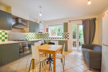 5 bed house, Ferry Street, Isle of Dogs, London, E143DT - Image 1