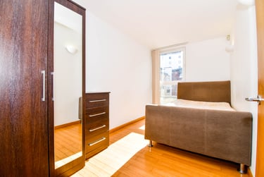 3 bed flat, Westferry Road, Isle of Dogs, London, E143RS - Image 5