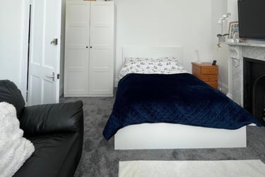 6 bed house, Hyde Park Road, Peverell, Plymouth, PL43RJ - Image 2