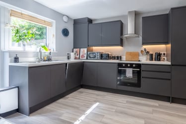 2 bed flat, Park Close, Coldean, Brighton, BN19DF - Image 2
