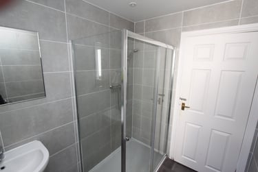 3 bed flat, Hill Park Crescent, Greenbank, Plymouth, PL48JW - Image 5