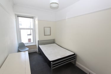 3 bed flat, Hill Park Crescent, Greenbank, Plymouth, PL48JW - Image 8