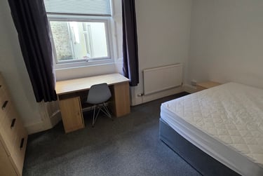 3 bed flat, Hill Park Crescent, Greenbank, Plymouth, PL48JW - Image 5