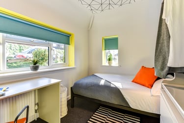 1 bed house, Auckland Drive, Bevendean, Brighton, BN24JD - Image 1