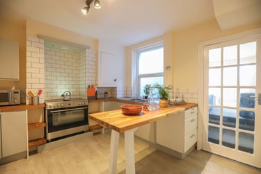 1 bed house, Elm Grove, Brighton, BN23ES - Image 1