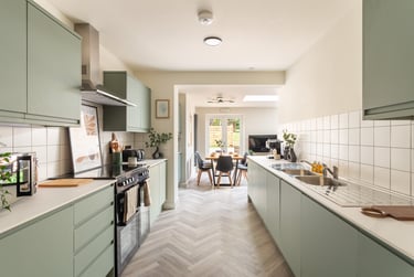 8 bed house, Upper Bevendean Avenue, Bevendean, Brighton, BN24FG - Image 1