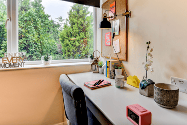 8 bed house, Upper Bevendean Avenue, Bevendean, Brighton, BN24FG - Image 2
